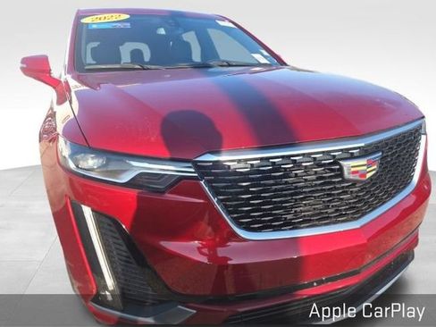 Used 2022 Cadillac XT6 Luxury FWD image 2