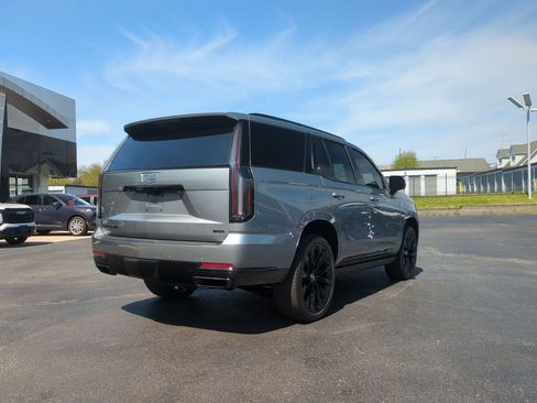 Used 2026 Cadillac Escalade Platinum Sport w/ LPO, ONYX Package AWD/4WD image 5