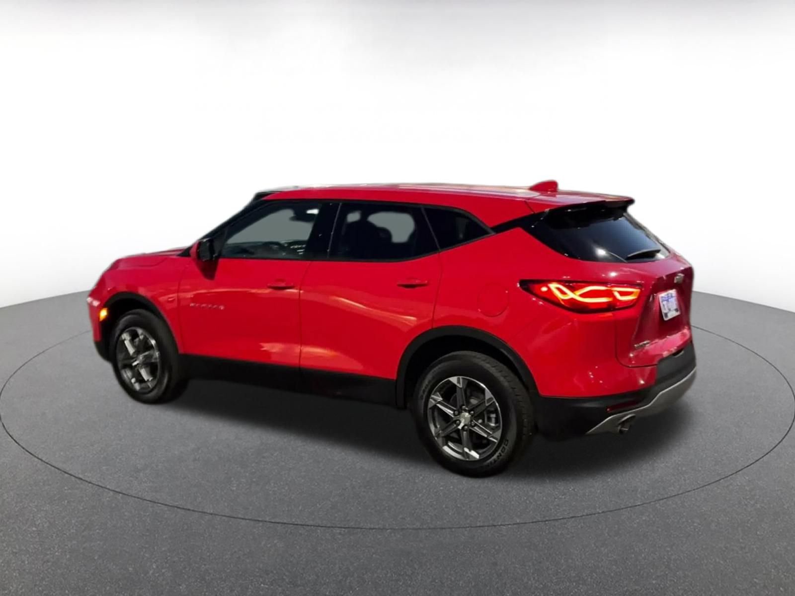 Used 2026 Chevrolet Blazer LT FWD image 9