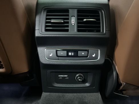 Used 2022 Audi Q5 e Prestige w/ Prestige Package image 34