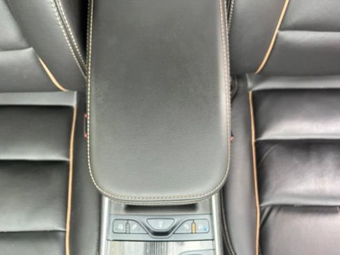 Used 2016 Chevrolet Impala LTZ w/ Enhanced Convenience Package FWD image 11