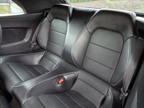 Used 2018 Ford Mustang Premium image 10