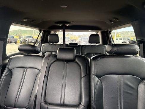 Used 2024 Jeep Wagoneer L Series II w/ Flexible Seating Group image 19