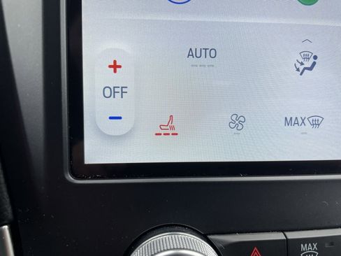 Used 2023 Ford Edge SEL image 18