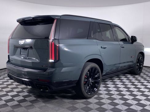Certified 2026 Cadillac Escalade V w/ LPO, ONYX Package AWD/4WD image 22
