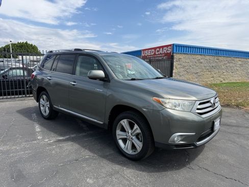 Used 2012 Toyota Highlander Limited w/ Tow Pkg AWD/4WD image 1
