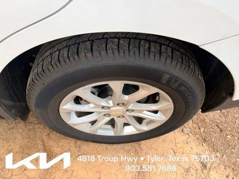 Used 2020 Chevrolet Equinox LS w/ LS Convenience Package FWD image 7