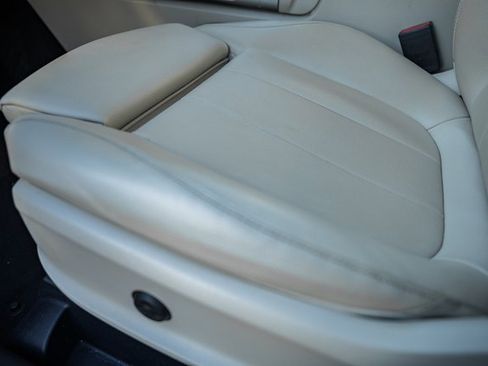 Used 2021 Mercedes-Benz GLB 250 GLB 250 w/ Premium Package image 35