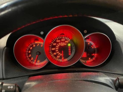 Used 2004 MAZDA MAZDA3 s w/ Moonroof & 6-CD Pkg image 38