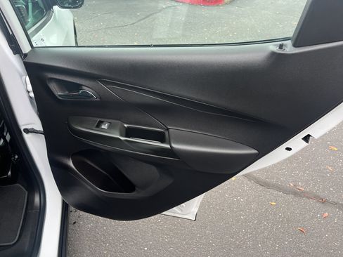 Used 2023 Chevrolet Bolt LT image 36