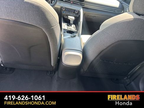 Used 2023 Hyundai Elantra Limited FWD image 32