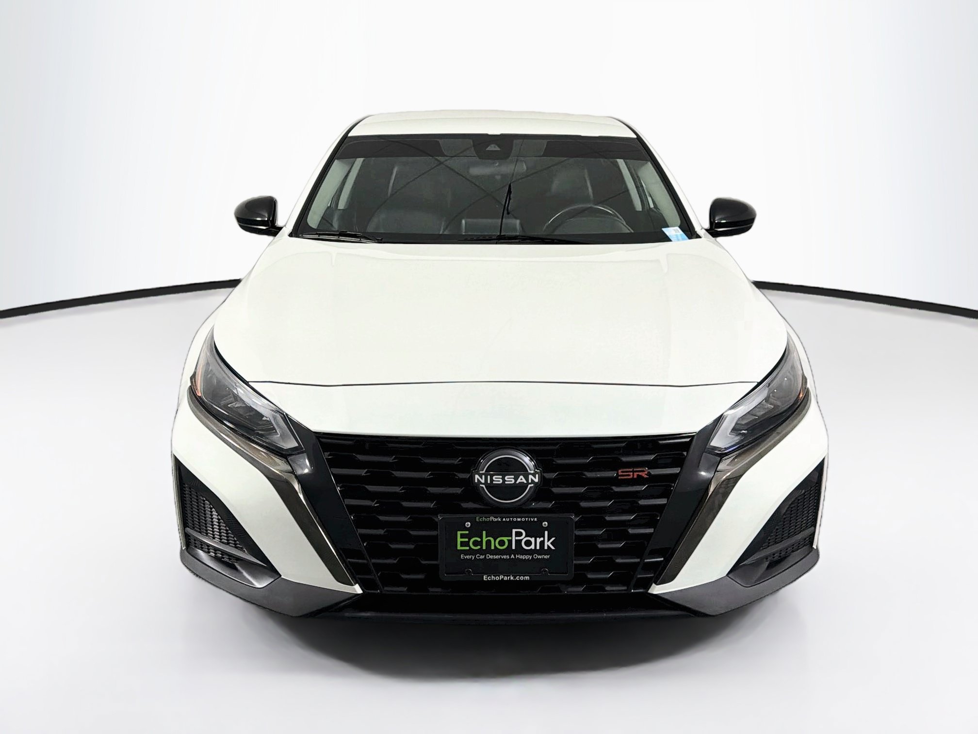 Used 2023 Nissan Altima 2.5 SR FWD image 2