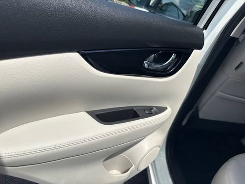 Used 2019 Nissan Rogue Sport SL w/ Premium Package AWD/4WD image 16