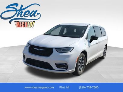 Used 2024 Chrysler Pacifica Limited