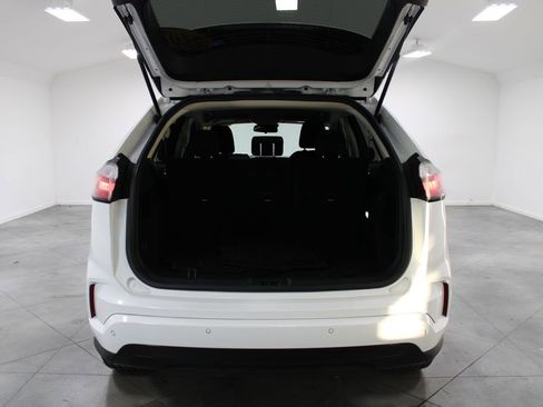 Used 2022 Ford Edge SE w/ Black Appearance Package image 14