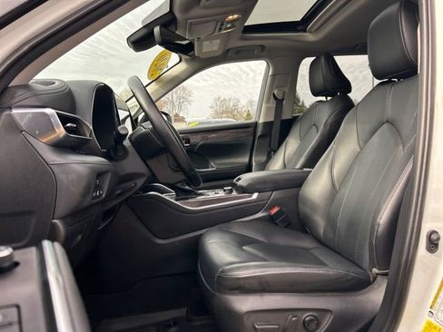 Used 2020 Toyota Highlander Limited image 34