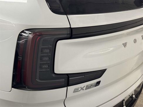 Used 2025 Volvo EX90 Plus image 5