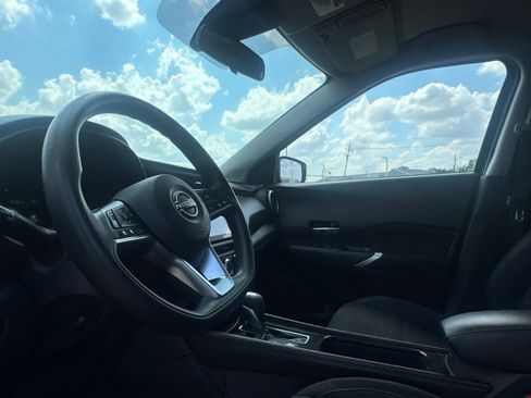 Certified 2023 Nissan Kicks SV FWD image 40