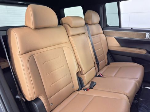 Used 2024 Hyundai Santa Fe Limited image 39