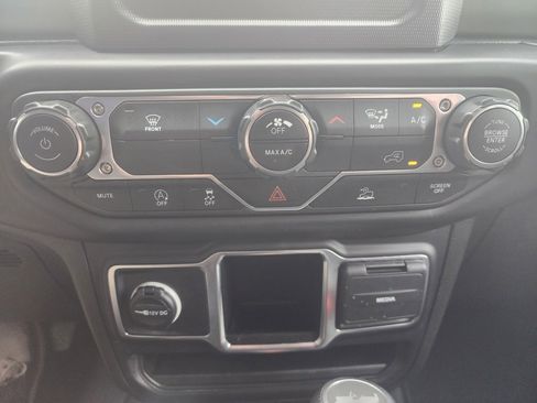 Used 2023 Jeep Wrangler Sport image 28