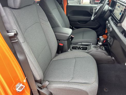 New 2025 Jeep Gladiator Sport image 11