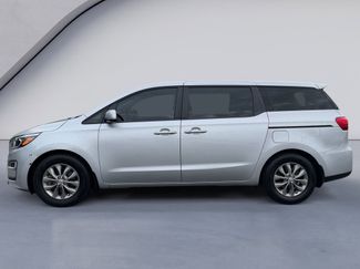 Used 2021 Kia Sedona LX FWD video 2