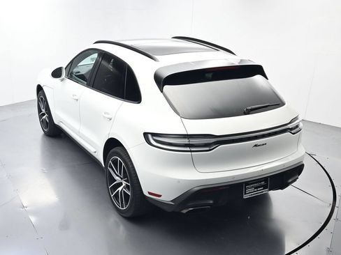 Certified 2023 Porsche Macan AWD/4WD image 37