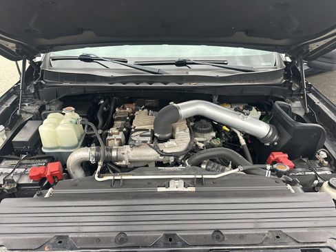 Used 2018 Nissan Titan SL w/ Midnight Edition image 26