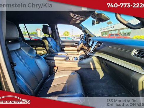 Used 2024 Jeep Wagoneer L Series II w/ Flexible Seating Group AWD/4WD image 32