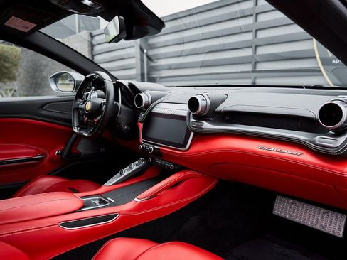 Used 2020 Ferrari GTC4Lusso T RWD image 41