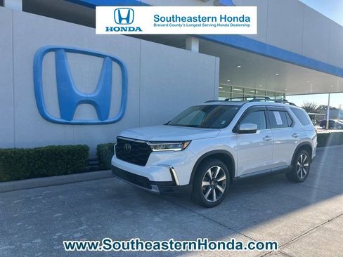 Used 2023 Honda Pilot Touring image 1
