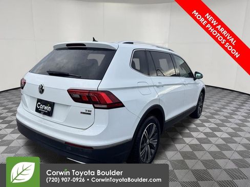Used 2018 Volkswagen Tiguan SEL AWD/4WD image 7