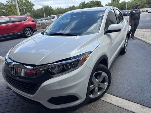 Certified 2022 Honda HR-V LX image 3