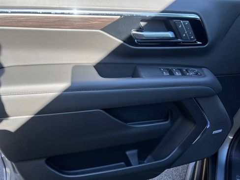 New 2026 Chevrolet Suburban LT w/ Comfort Package image 13