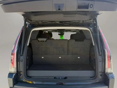 Used 2016 Cadillac Escalade Premium RWD image 7