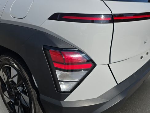 Used 2025 Hyundai Kona SEL FWD image 30