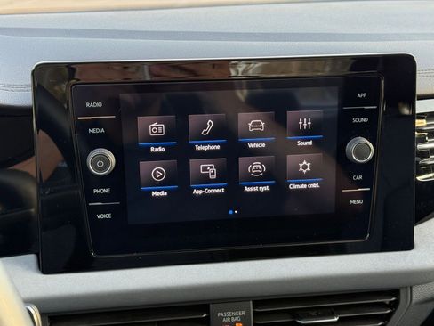 Used 2025 Volkswagen Jetta SE image 20