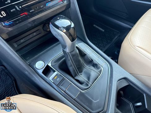Used 2023 Volkswagen Tiguan SE w/ Panoramic Sunroof Package FWD image 22