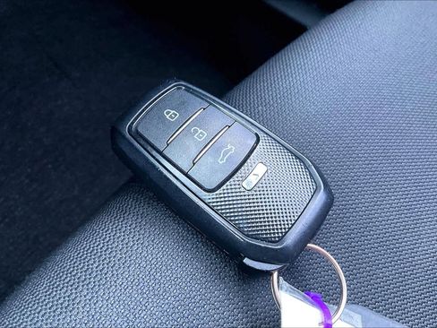 Used 2024 Toyota Corolla SE image 13