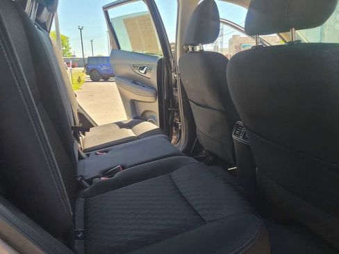 Used 2019 Nissan Rogue SV AWD/4WD image 19
