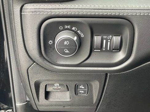 Used 2020 RAM 1500 Limited image 18