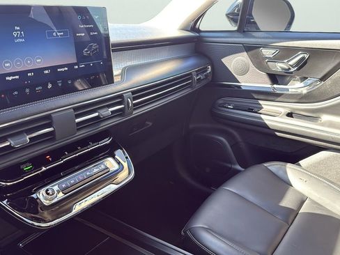 Used 2024 Lincoln Corsair FWD image 20