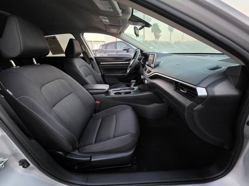Used 2022 Nissan Altima 2.5 SV image 10