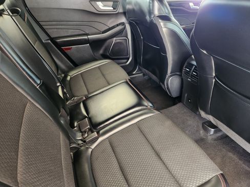 Used 2025 Ford Escape ST-Line FWD image 33