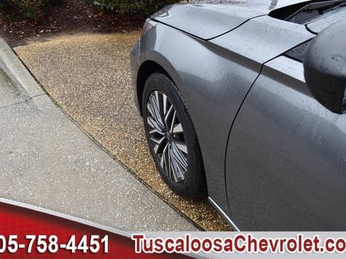 Used 2024 Nissan Altima 2.5 SV image 15