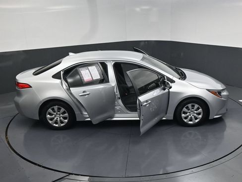 Used 2022 Toyota Corolla LE FWD image 25