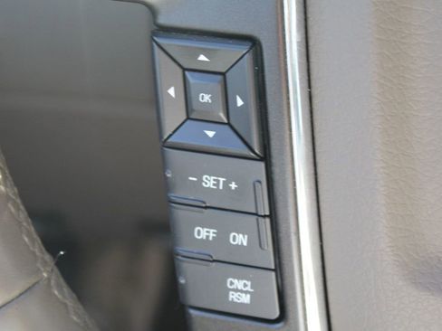 Used 2015 Lincoln Navigator 2WD image 31