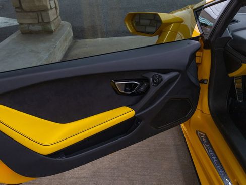 Used 2024 Lamborghini Huracan EVO image 54