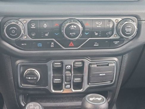 Used 2024 Jeep Wrangler Unlimited Sahara image 22