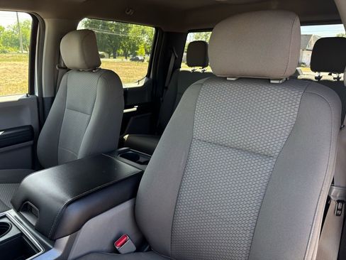 Used 2017 Ford F250 XLT w/ XLT Premium Package AWD/4WD image 17